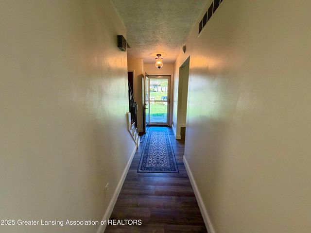 229 Williamsburg Road, Lansing, MI 48917