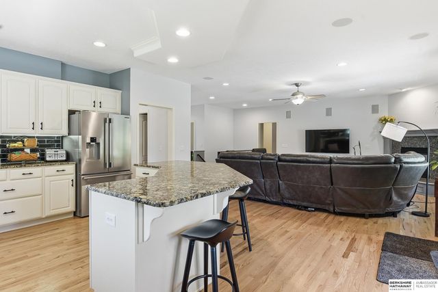 19502 Jones Street, Omaha, NE 68022