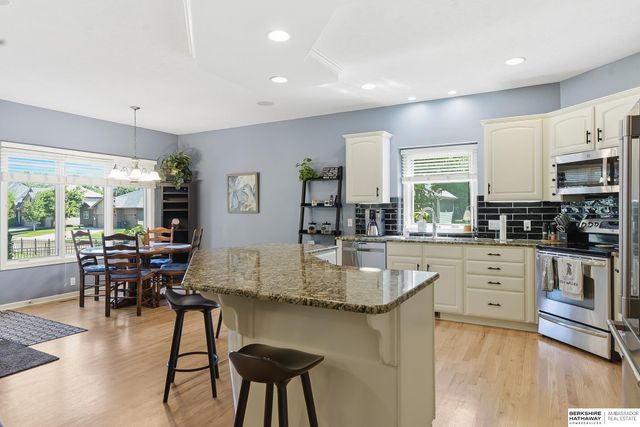 19502 Jones Street, Omaha, NE 68022