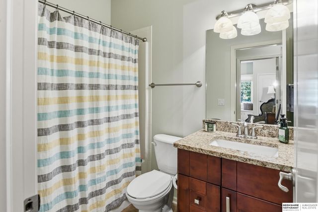 19502 Jones Street, Omaha, NE 68022
