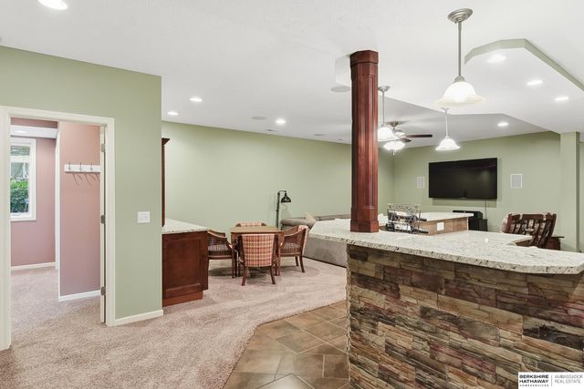 19502 Jones Street, Omaha, NE 68022