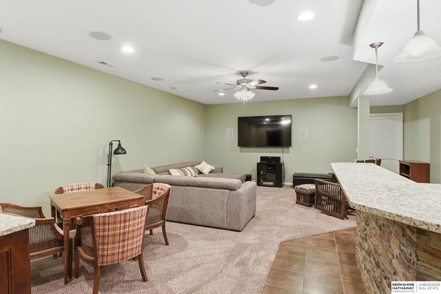 19502 Jones Street, Omaha, NE 68022