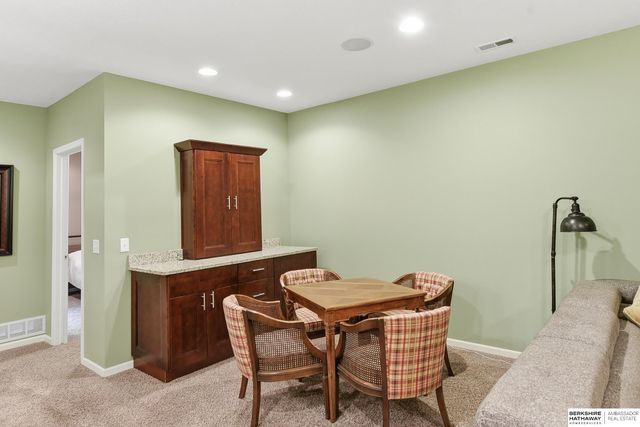 19502 Jones Street, Omaha, NE 68022