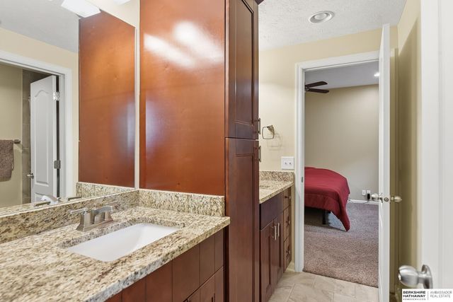 19502 Jones Street, Omaha, NE 68022