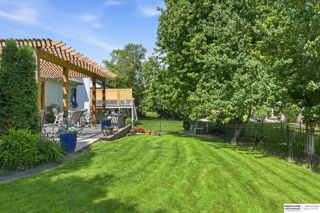 19502 Jones Street, Omaha, NE 68022