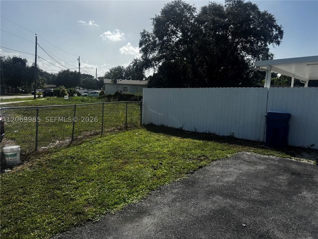 15200 Railroad Dr, Miami Gardens, FL 33054