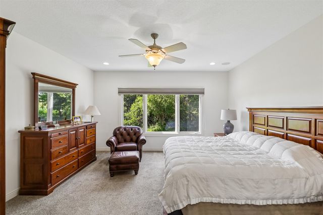 1125 Glen Oaks Drive, West Des Moines, IA 50266