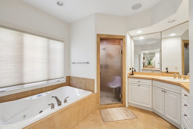 1125 Glen Oaks Drive, West Des Moines, IA 50266