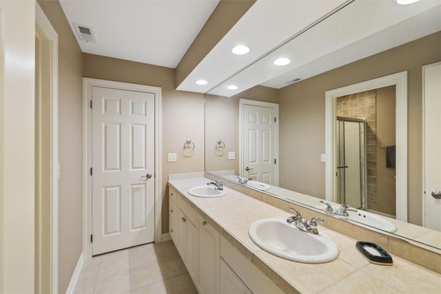 1125 Glen Oaks Drive, West Des Moines, IA 50266