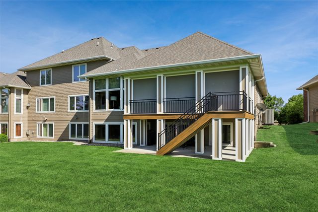 1125 Glen Oaks Drive, West Des Moines, IA 50266