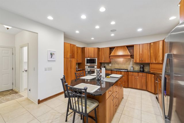 1125 Glen Oaks Drive, West Des Moines, IA 50266