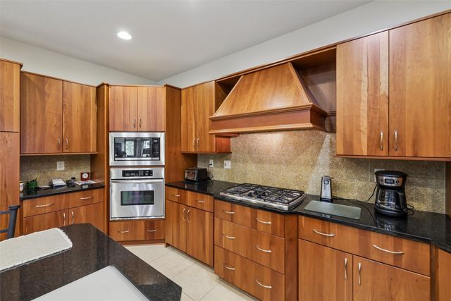 1125 Glen Oaks Drive, West Des Moines, IA 50266