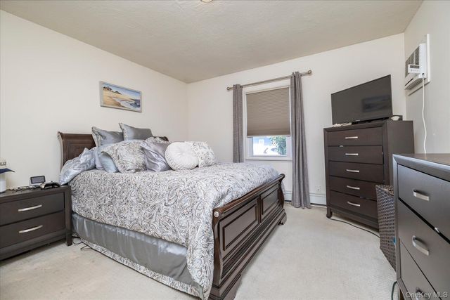 129 Arlyn Drive W, Massapequa, NY 11758
