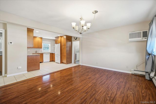 129 Arlyn Drive W, Massapequa, NY 11758