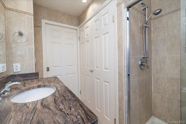 129 Arlyn Drive W, Massapequa, NY 11758