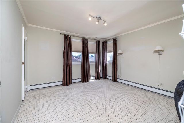 129 Arlyn Drive W, Massapequa, NY 11758