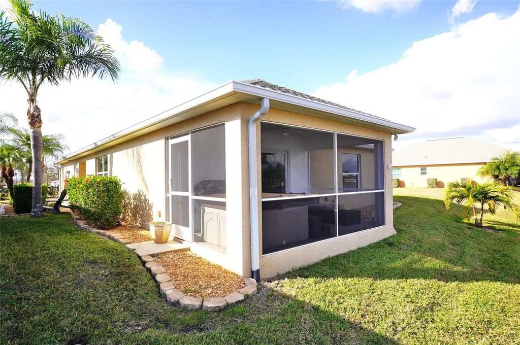 Image 5 of property listing at 12760 SW LAKE SIDE DRIVE, Arcadia, FL 34269