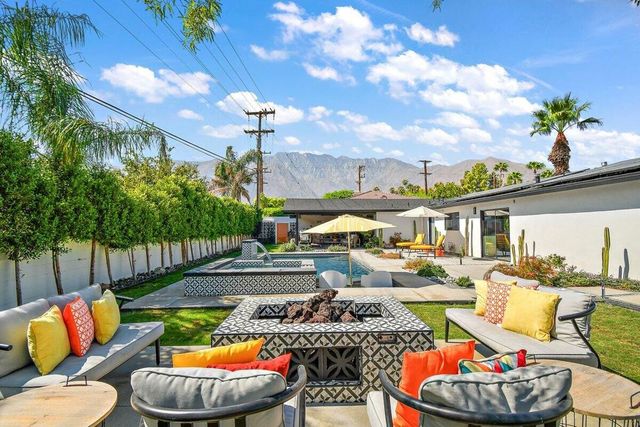 565 W Yorba Road, Palm Springs, CA 92262