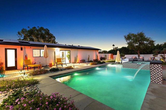 565 W Yorba Road, Palm Springs, CA 92262