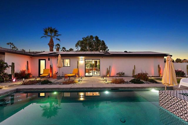 565 W Yorba Road, Palm Springs, CA 92262