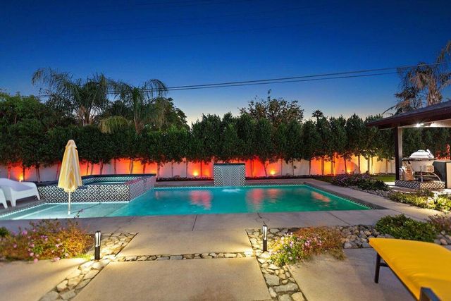 565 W Yorba Road, Palm Springs, CA 92262