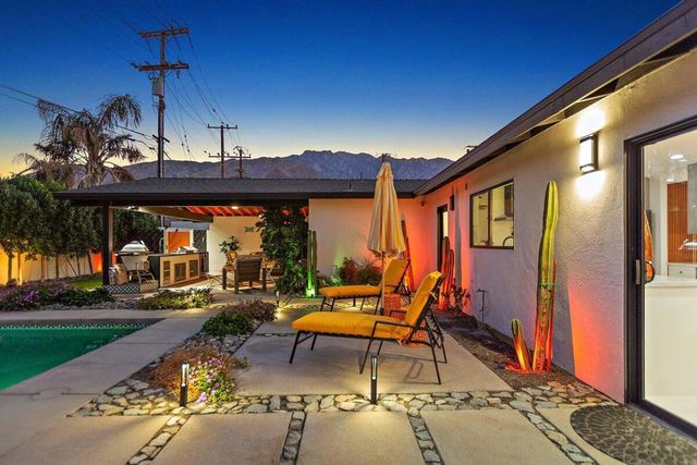 565 W Yorba Road, Palm Springs, CA 92262