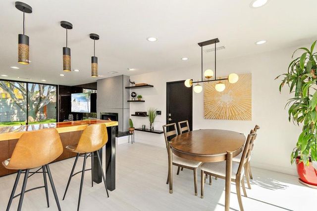 565 W Yorba Road, Palm Springs, CA 92262