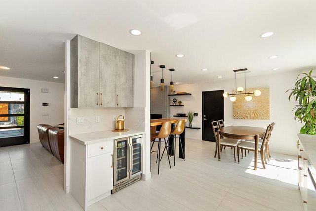 565 W Yorba Road, Palm Springs, CA 92262