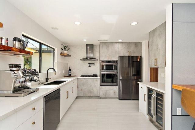 565 W Yorba Road, Palm Springs, CA 92262