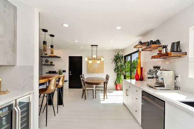 565 W Yorba Road, Palm Springs, CA 92262