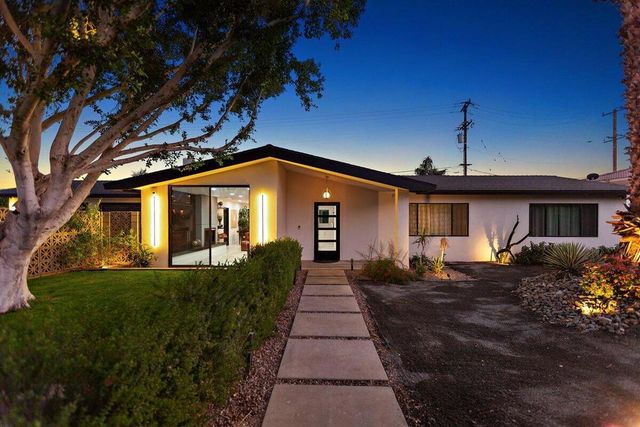 565 W Yorba Road, Palm Springs, CA 92262