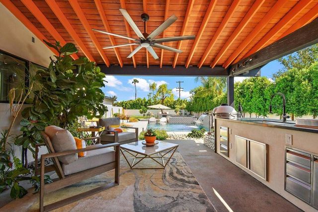 565 W Yorba Road, Palm Springs, CA 92262