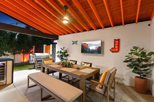 565 W Yorba Road, Palm Springs, CA 92262