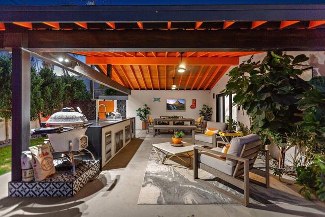 565 W Yorba Road, Palm Springs, CA 92262