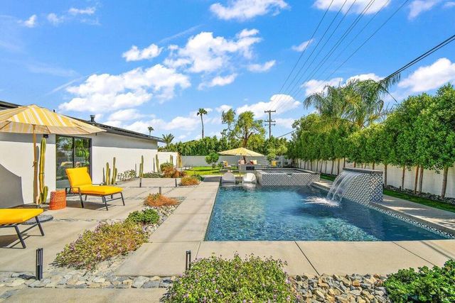 565 W Yorba Road, Palm Springs, CA 92262