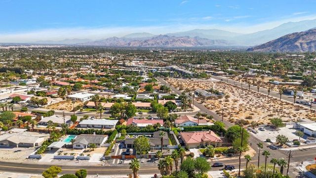 565 W Yorba Road, Palm Springs, CA 92262