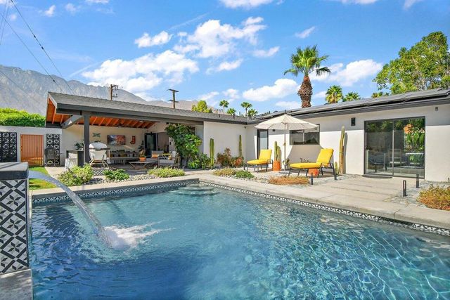 565 W Yorba Road, Palm Springs, CA 92262
