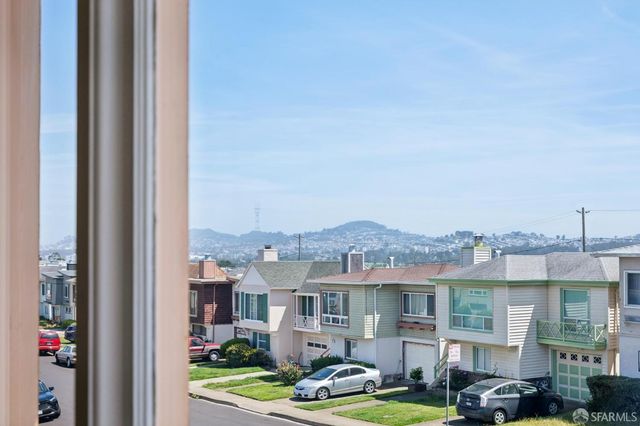 68 Oakmont Drive, Daly City, CA 94015