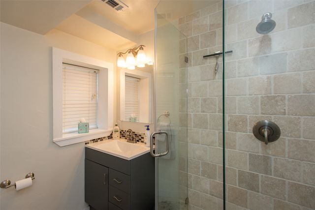 116 Isle Of View Drive, Tool, TX 75143