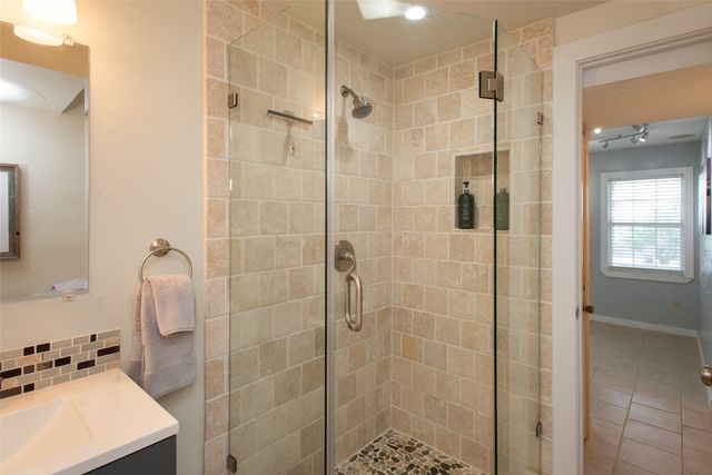 116 Isle Of View Drive, Tool, TX 75143