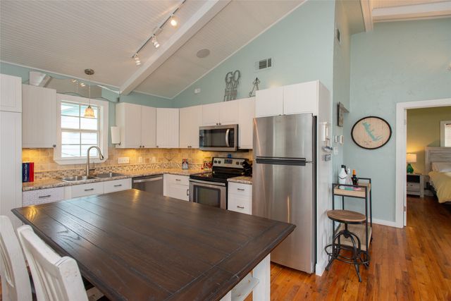 116 Isle Of View Drive, Tool, TX 75143