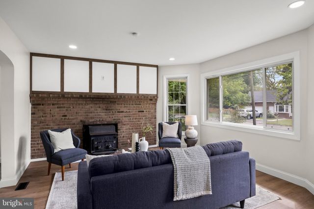 620 CENTRAL AVE, Laurel Springs, NJ 08021