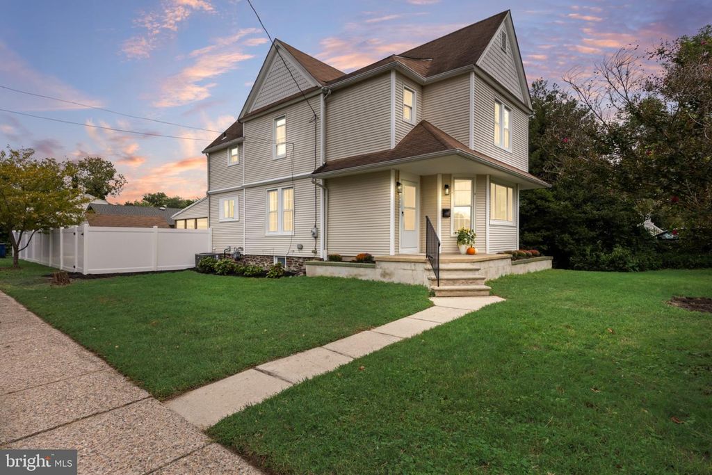 620 CENTRAL AVE, Laurel Springs, NJ 08021