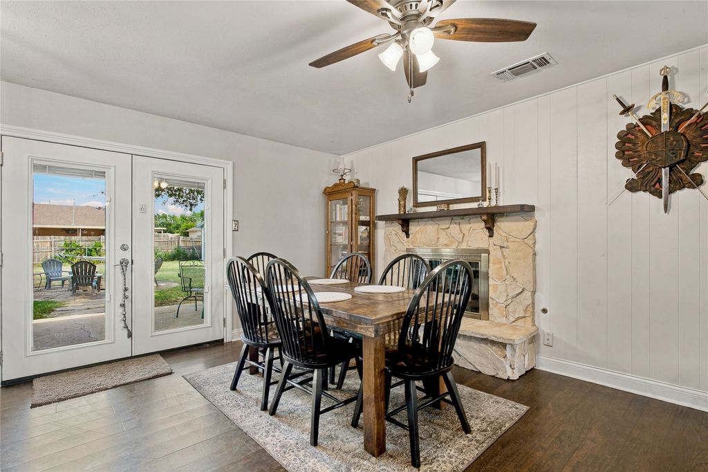 1117 Cozby Street E, Benbrook, TX 76126 — photo 4