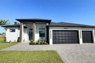 2221 SW 5th PL, Cape Coral, FL 33991