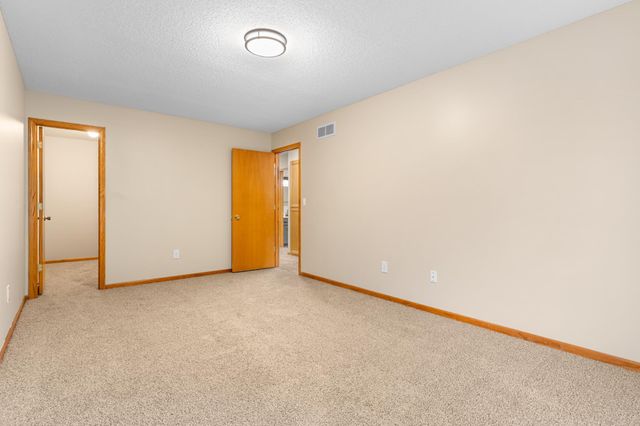 1585 Millpond Court, Chaska, MN 55318