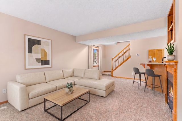 1585 Millpond Court, Chaska, MN 55318