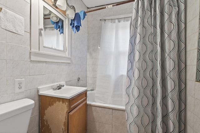 790 Geranium Avenue E, Saint Paul, MN 55106