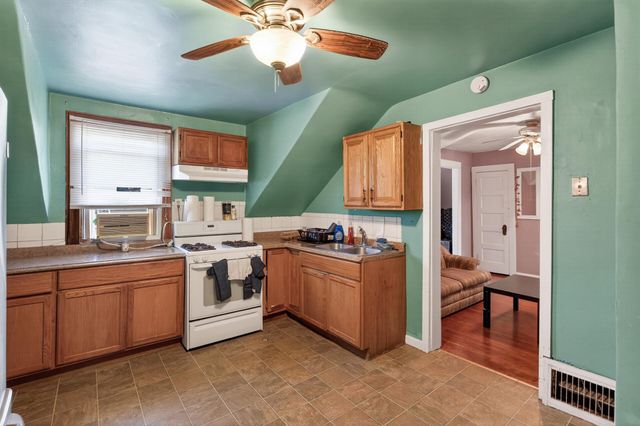 790 Geranium Avenue E, Saint Paul, MN 55106