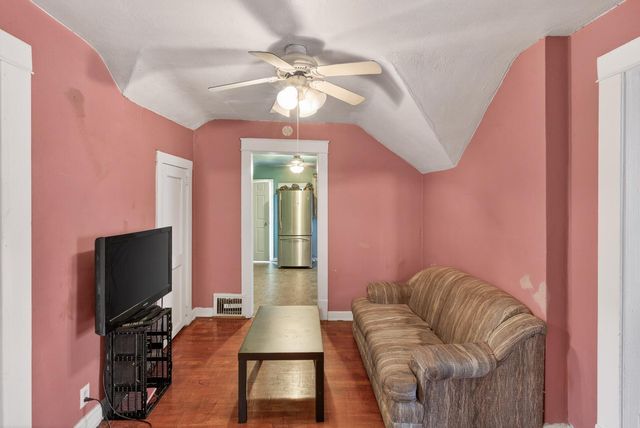 790 Geranium Avenue E, Saint Paul, MN 55106